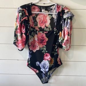 DAY G. Short sleeve body suit.